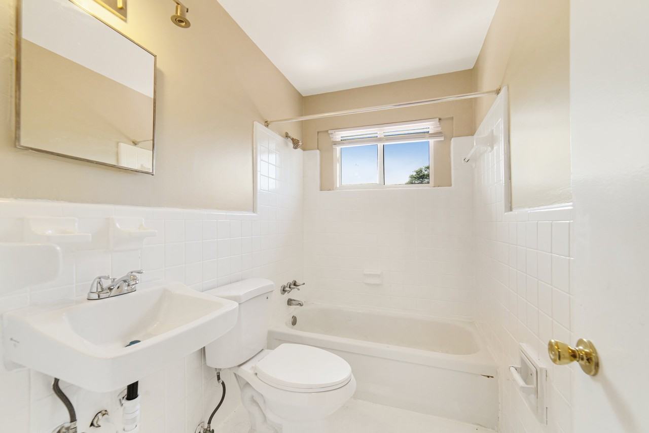 3410 Elizabeth St Nw #5 - Photo 7 of 7