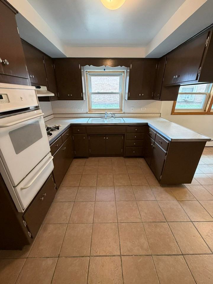 4431 N Newcastle Ave #G - Photo 3 of 7