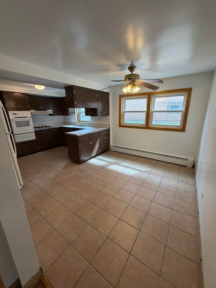 4431 N Newcastle Ave #G - Photo 4 of 7