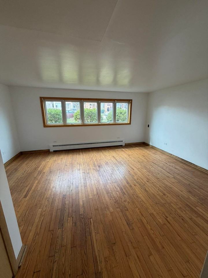4431 N Newcastle Ave #G - Photo 5 of 7