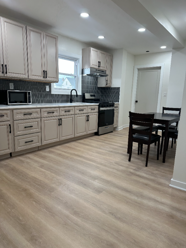 541 Jefferson Ave #2ndFL - Photo 2 of 5