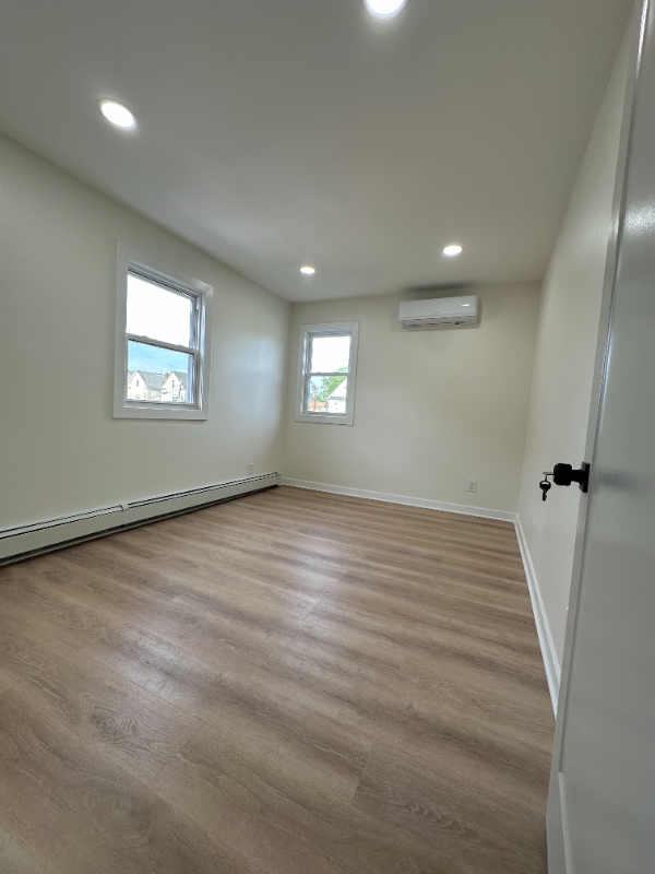 541 Jefferson Ave #2ndFL - Photo 3 of 5