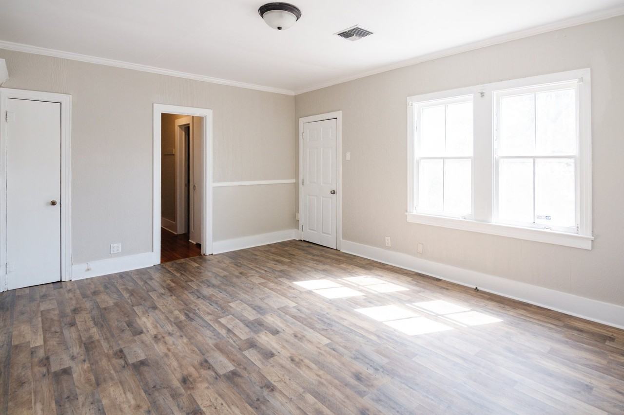 311 S Morgan Ave - Photo 2 of 29