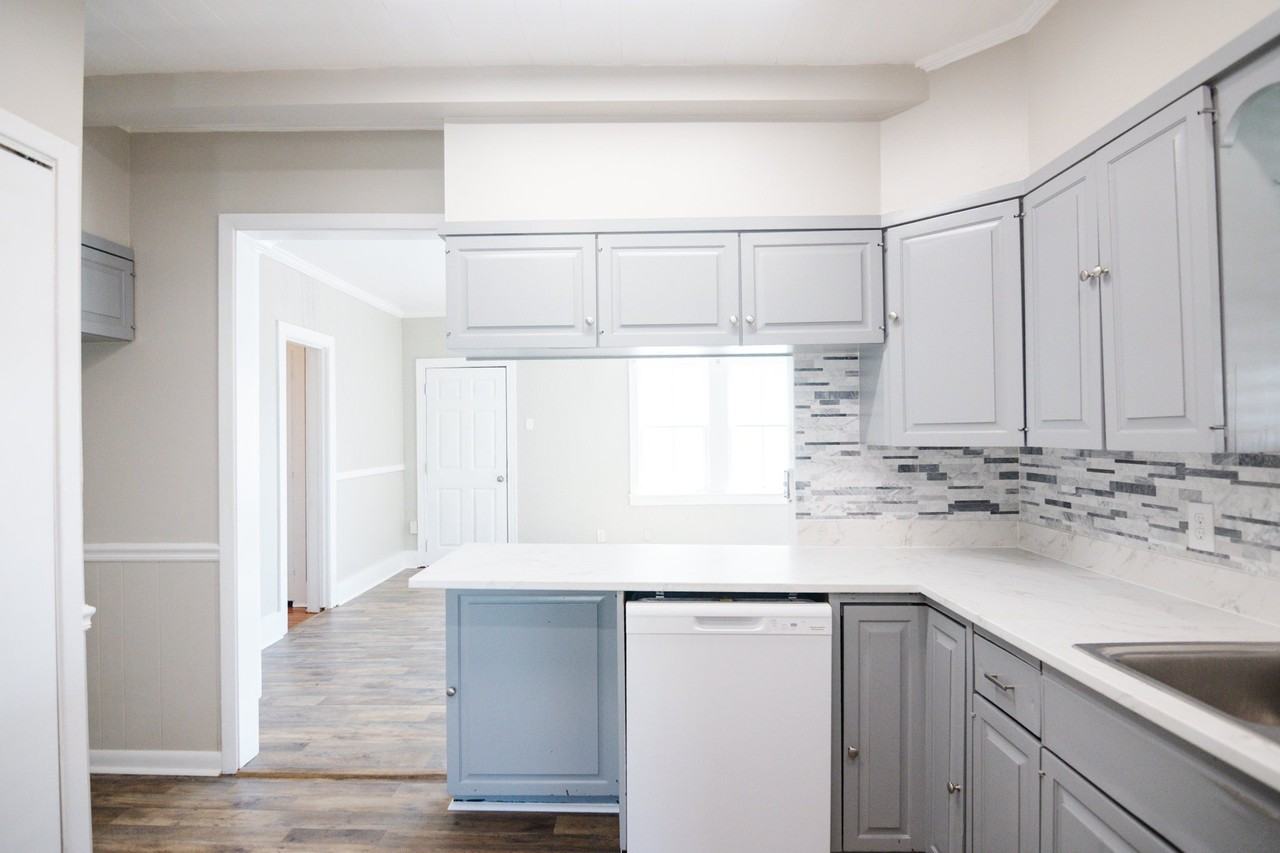 311 S Morgan Ave - Photo 6 of 29