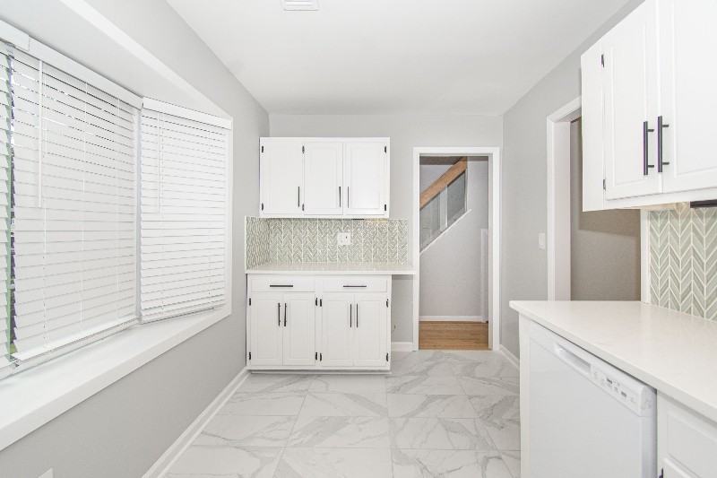 118 Camelot Ct - Photo 4 of 21