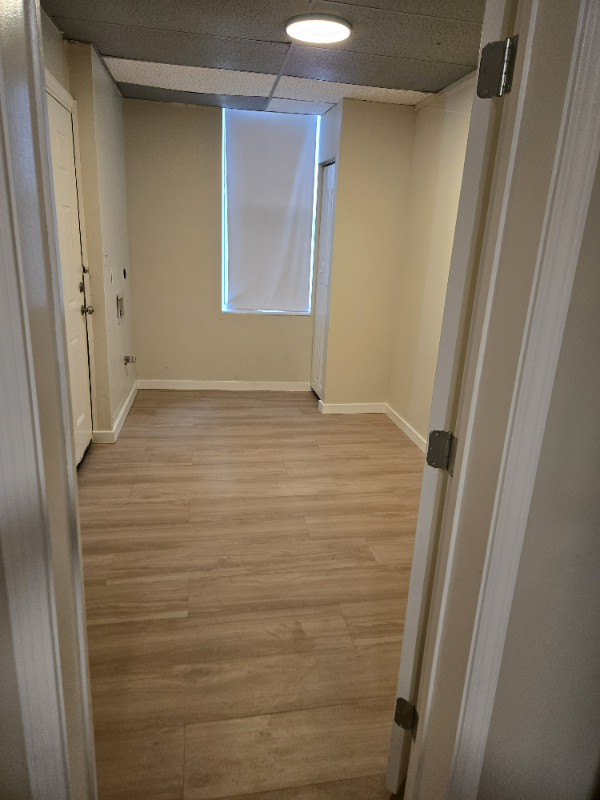 221 Upton St #1F - Photo 4 of 10