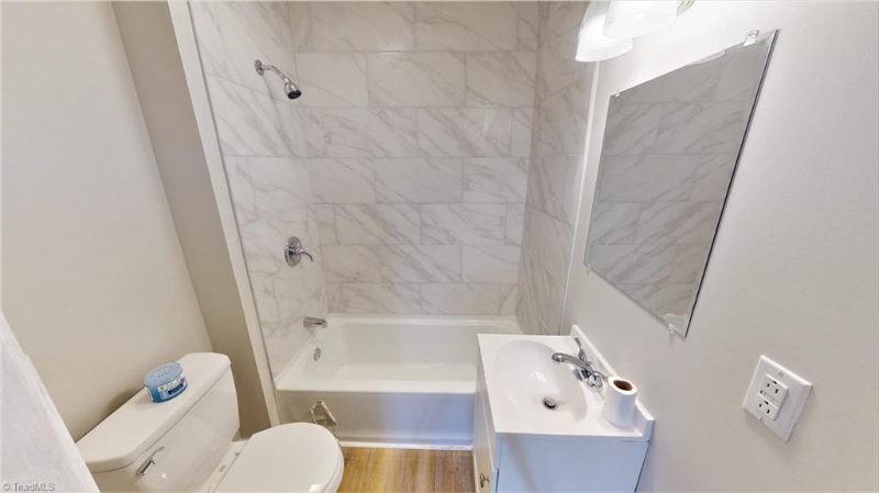 309 Woodlawn St - Photo 5 of 13