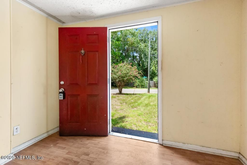 2892 Gilmore St - Photo 4 of 14