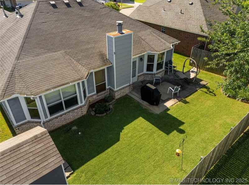 3220 N 3rd Pl - Photo 3 of 17