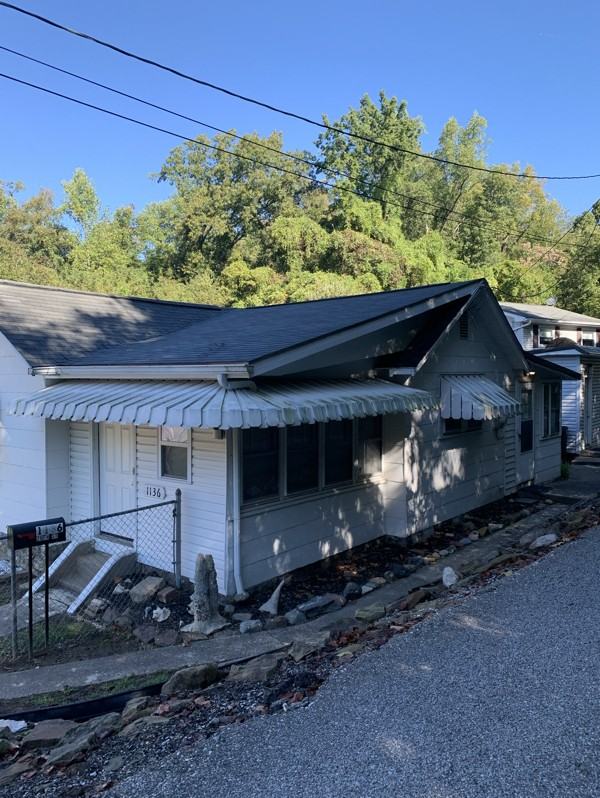 1136 28th St - Photo 2 of 16