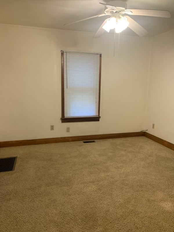 1136 28th St - Photo 5 of 16