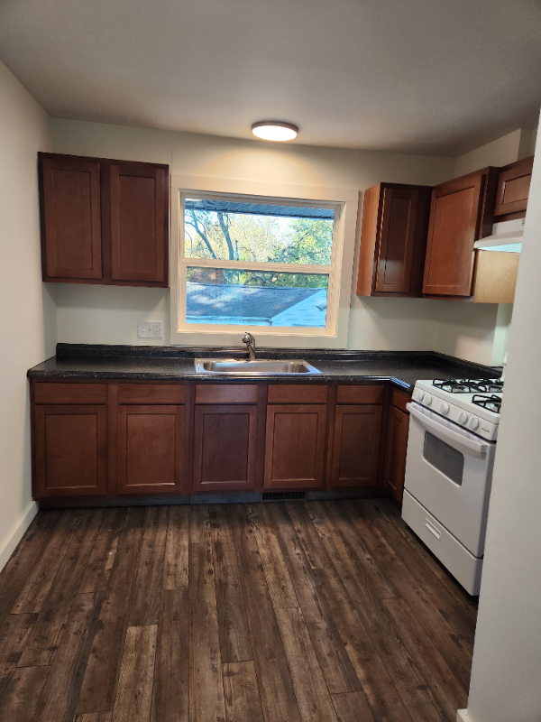 4707 Kent Rd #1-4 - Photo 4 of 17