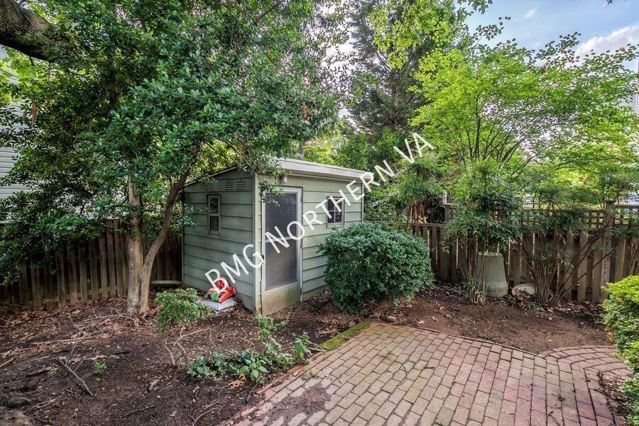 2300 N Buchanan St - Photo 4 of 42