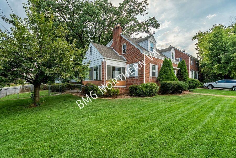 2300 N Buchanan St - Photo 6 of 42