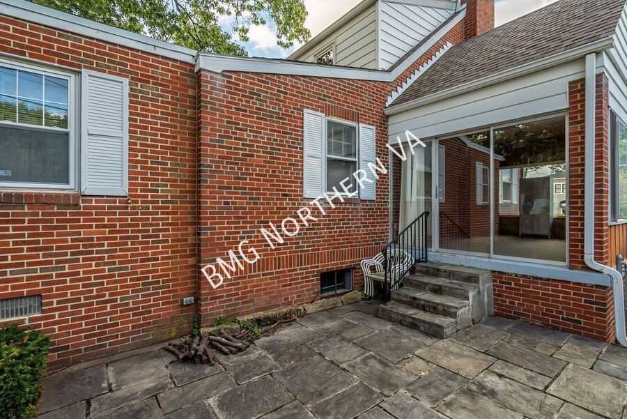 2300 N Buchanan St - Photo 7 of 42