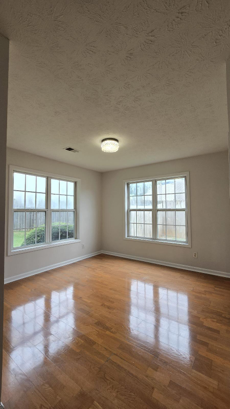 282 Ellesmere Ct - Photo 6 of 18