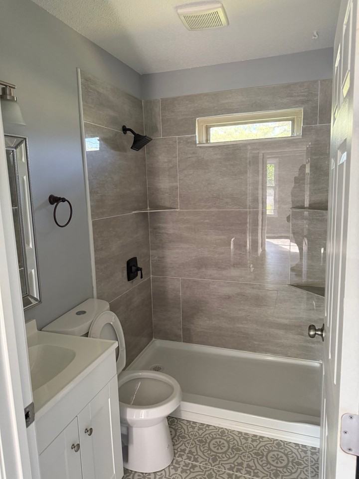 1602 Forbes Ct - Photo 2 of 18