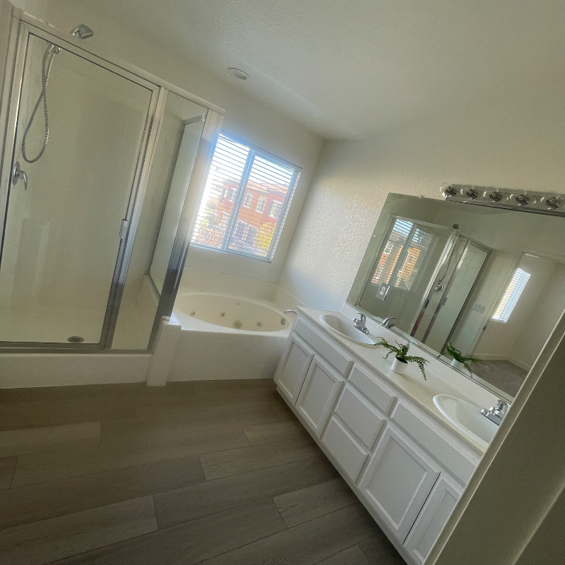 1924 Rochester St - Photo 3 of 9