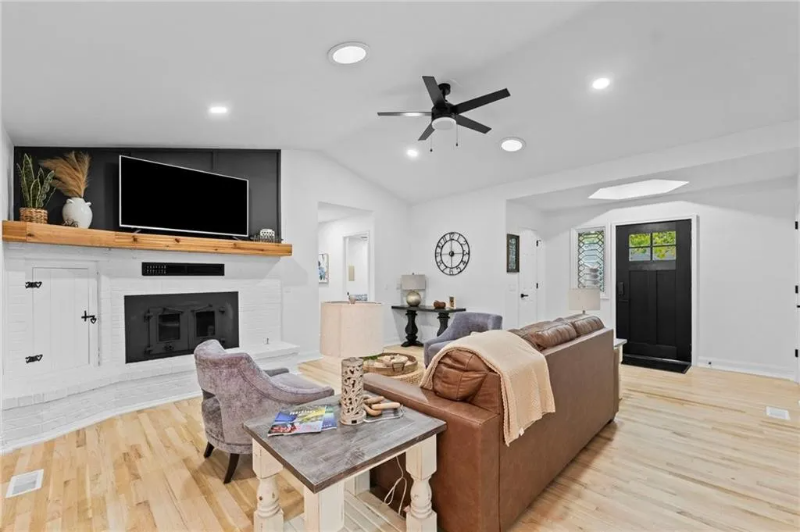 5 Dunvegan Ln - Photo 3 of 23