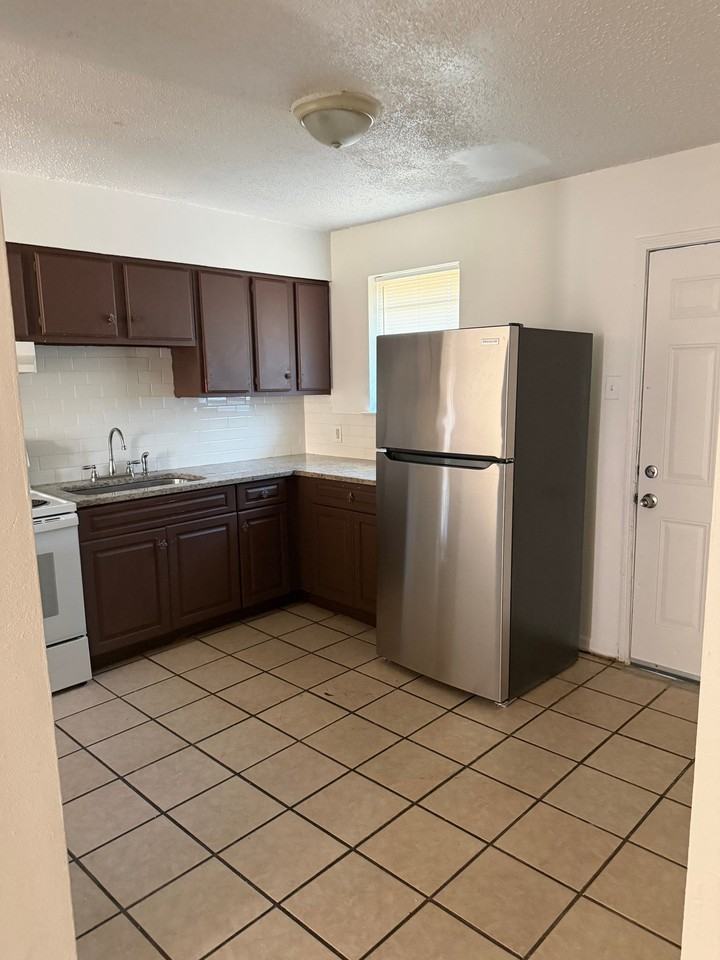 4870 Alsace St #C - Photo 4 of 12