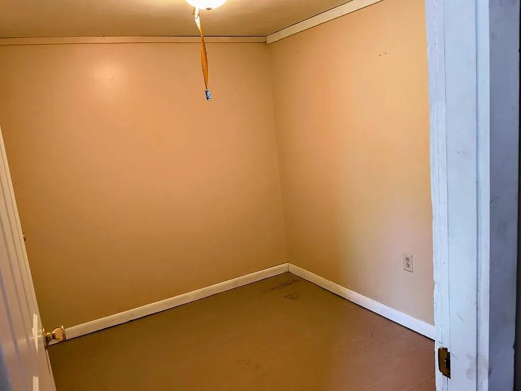 2820 Austinville Rd #1 - Photo 2 of 9