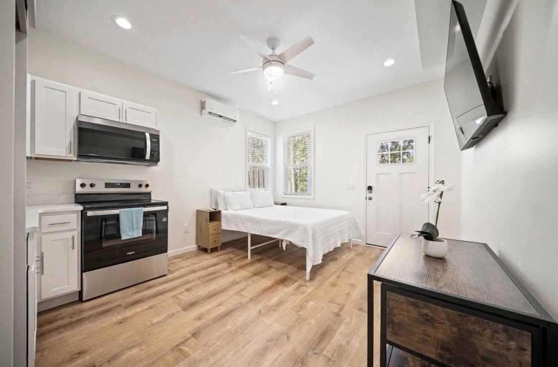 5069 Peachtree Ave #A - Photo 7 of 15
