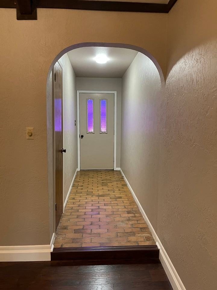 4711 Lois Ln - Photo 2 of 19