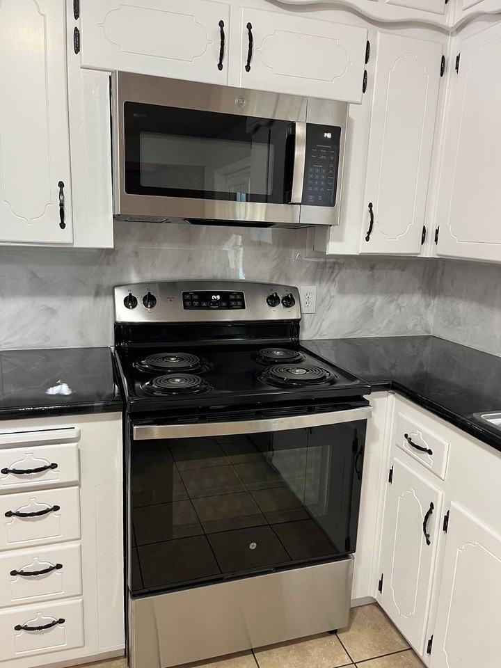 4711 Lois Ln - Photo 7 of 19