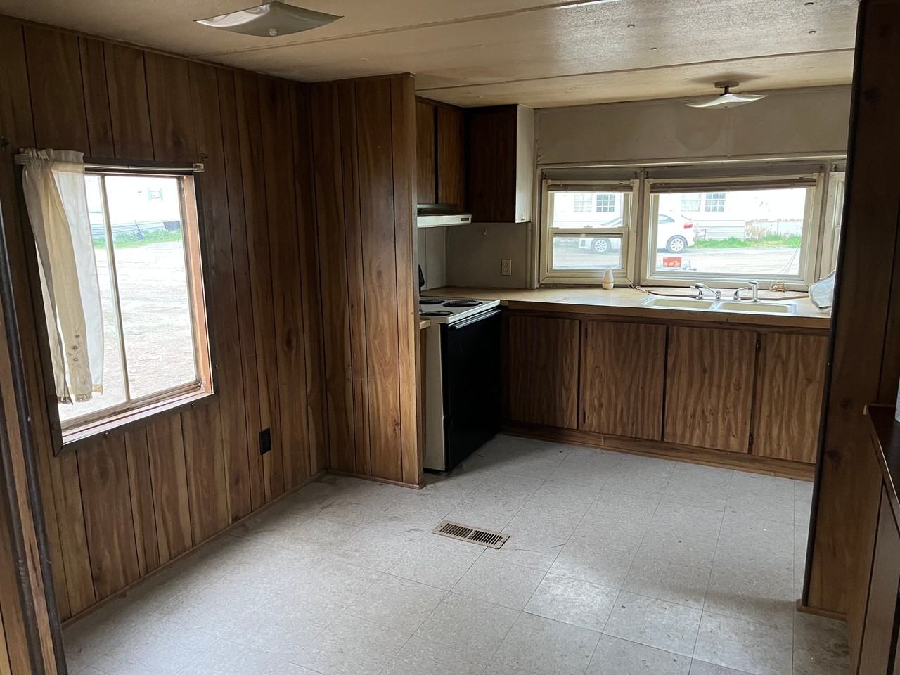 1130 Hiway Fls #4 - Photo 2 of 13