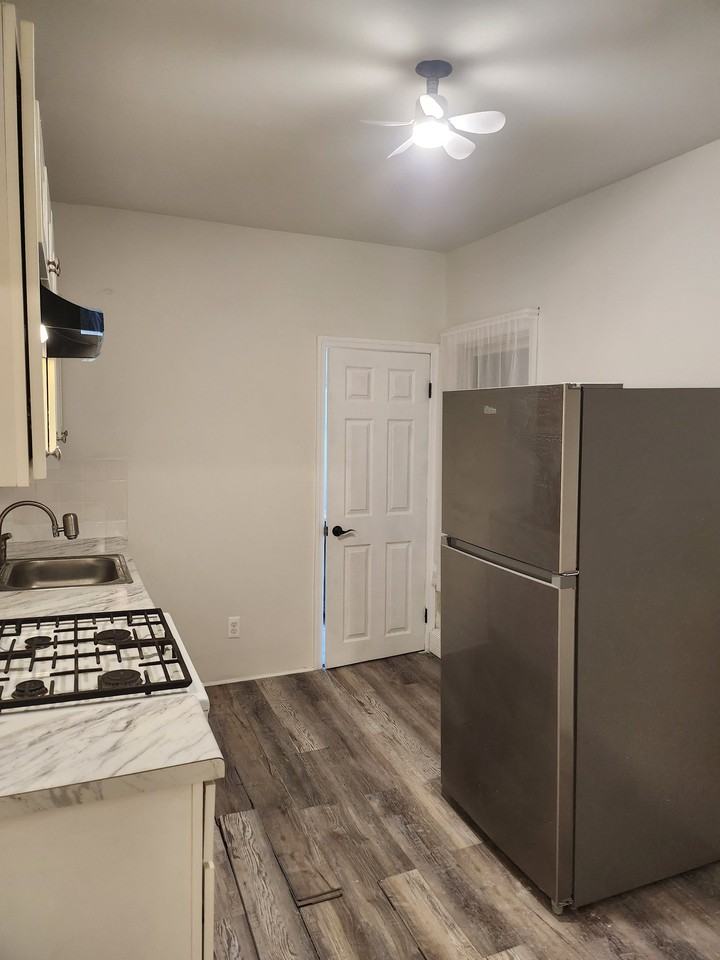 46 Webster Pl #1 - Photo 4 of 20