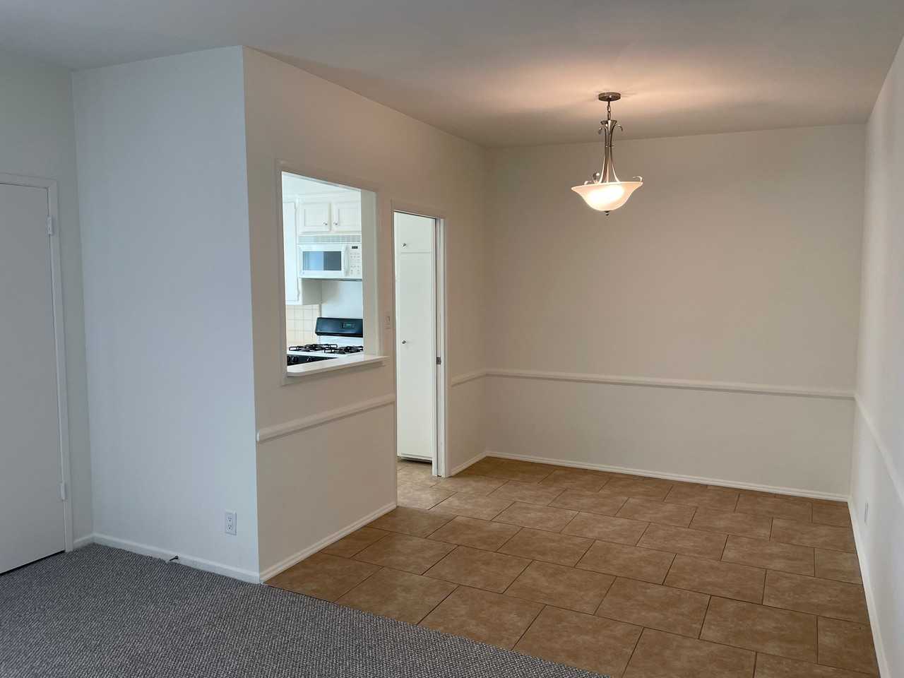 1122 S Clark Dr #6 - Photo 4 of 12