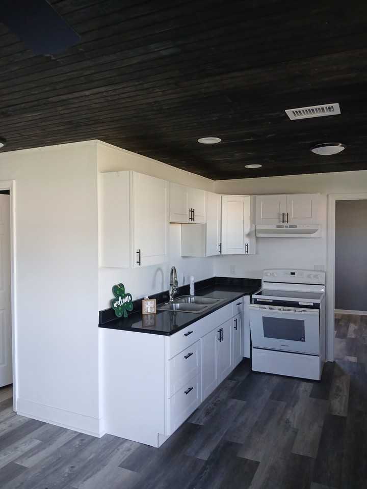 13 Denise Ave - Photo 4 of 14