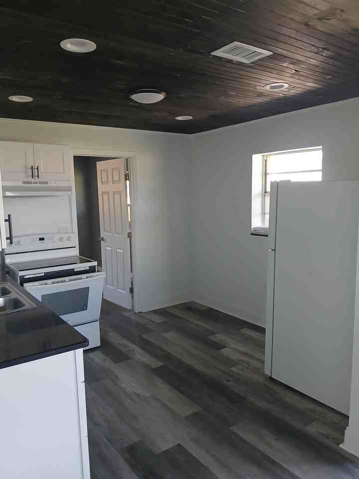 13 Denise Ave - Photo 5 of 14