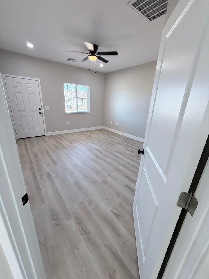 1108 E 4th St - Photo 7 of 10