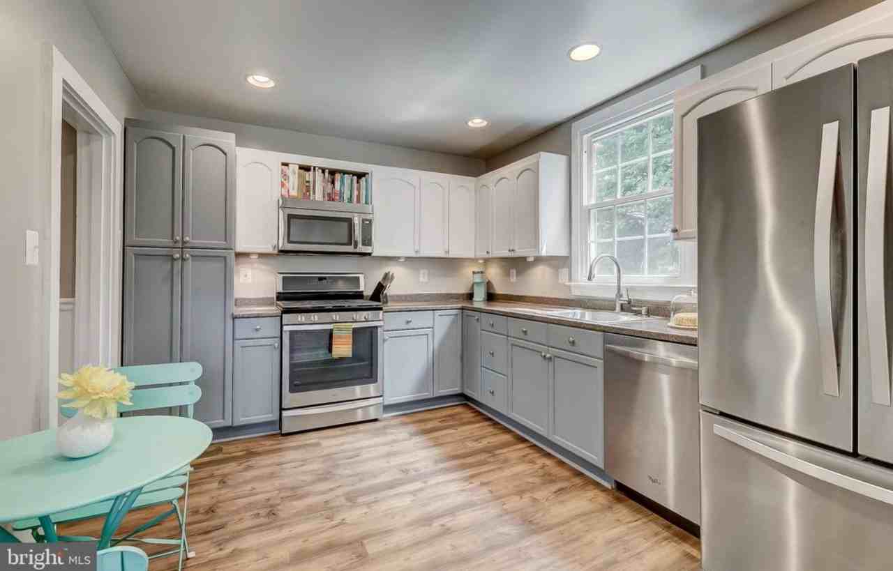 430 E Pennsylvania Ave - Photo 5 of 18