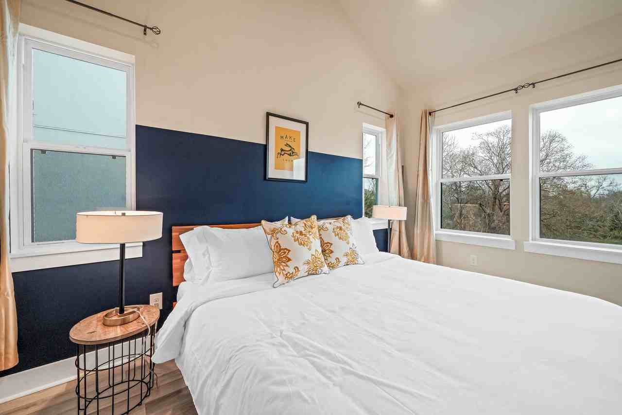 6746 Del Rio St - Photo 4 of 7