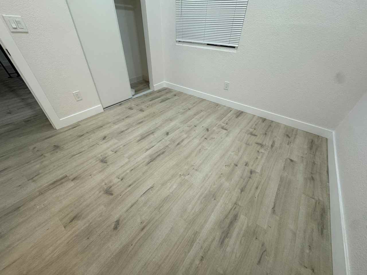 1565 Joanne St - Photo 2 of 5