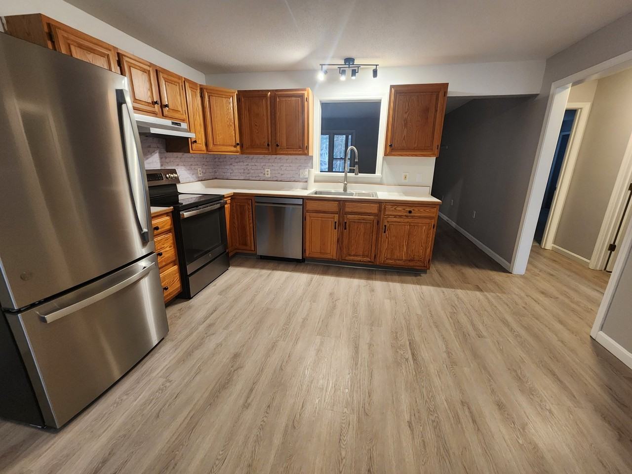 205 Forest Dr - Photo 2 of 20