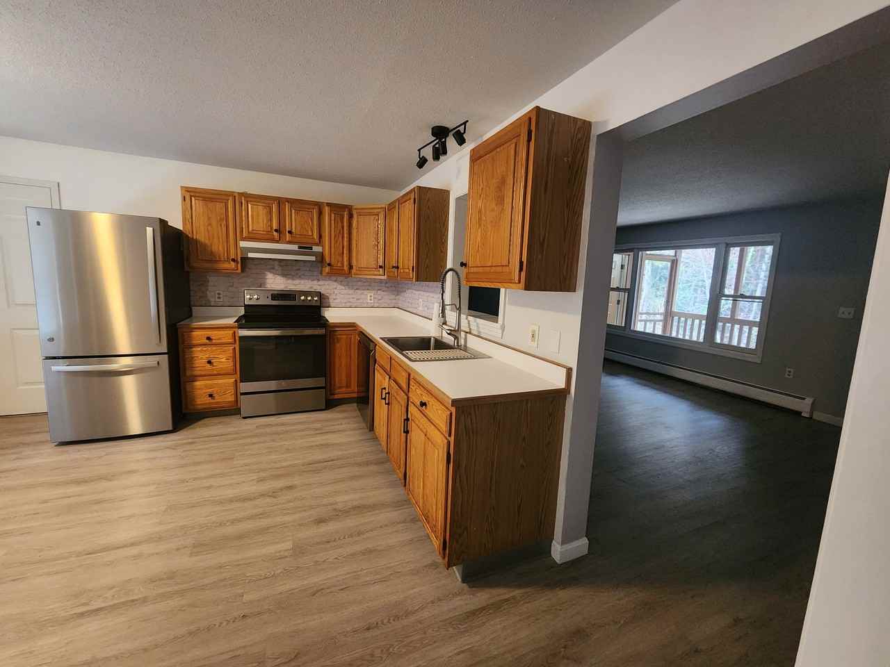 205 Forest Dr - Photo 3 of 20