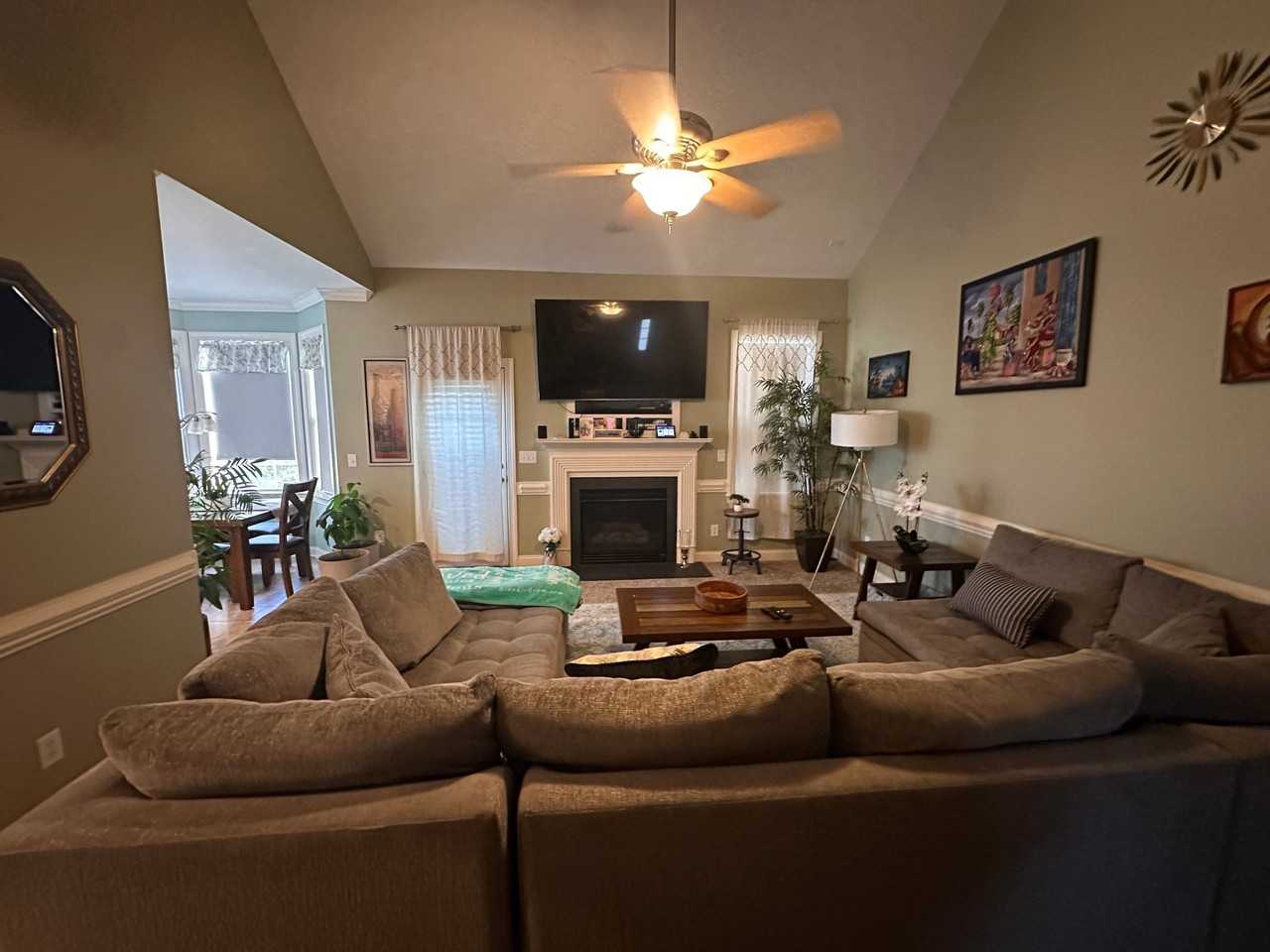 204 Lafollette Dr - Photo 2 of 20