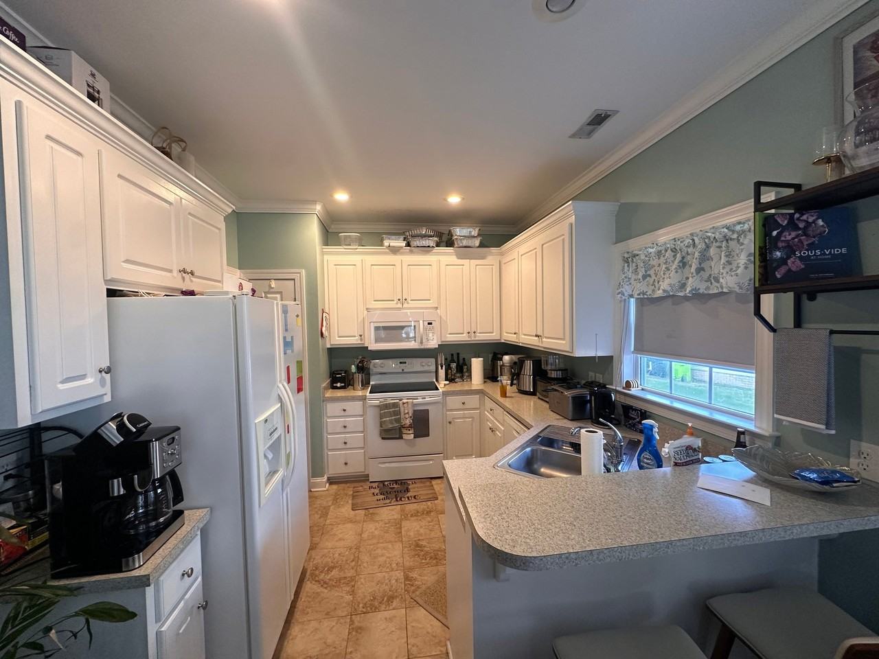 204 Lafollette Dr - Photo 4 of 20