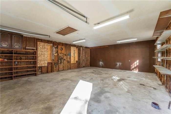 2728 S Westport Rd - Photo 2 of 10