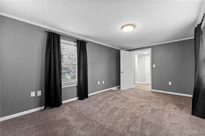 2728 S Westport Rd - Photo 3 of 10