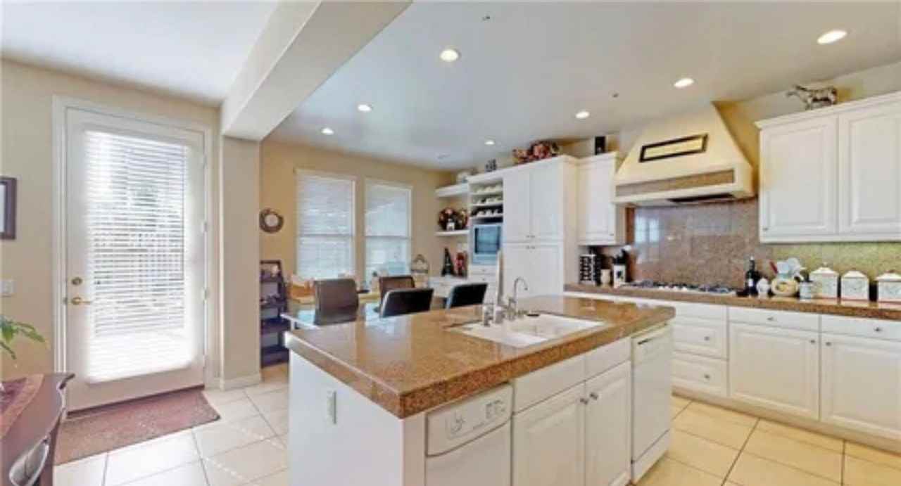 26915 Augusta Pl - Photo 2 of 21