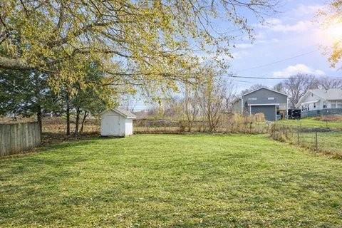 1106 Arthur Ave - Photo 2 of 8