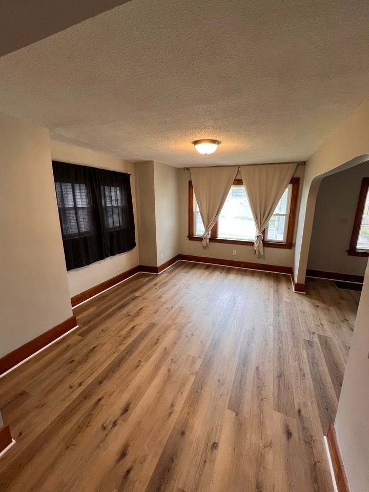 1106 Arthur Ave - Photo 4 of 8