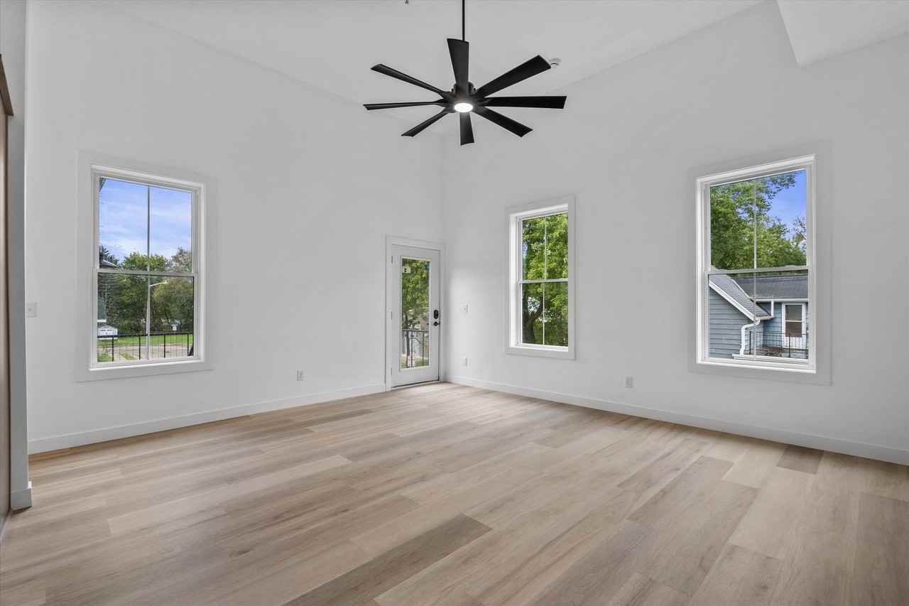 308 Oak St #202 - Photo 6 of 13