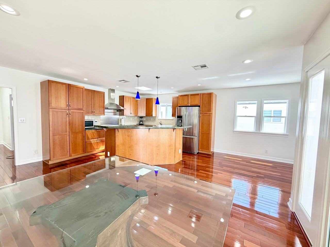 5639 Natick Ave - Photo 3 of 20