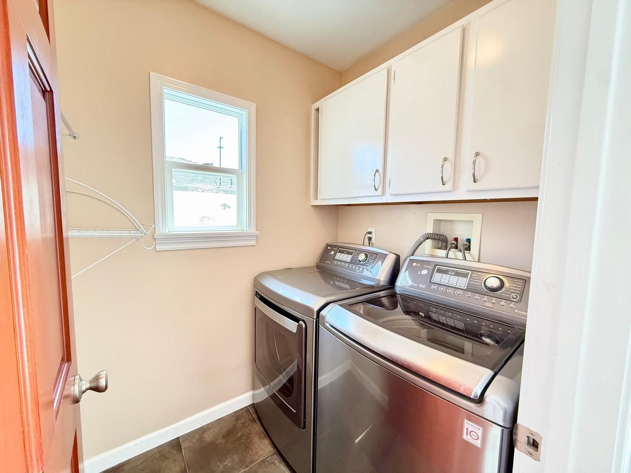 5639 Natick Ave - Photo 4 of 20
