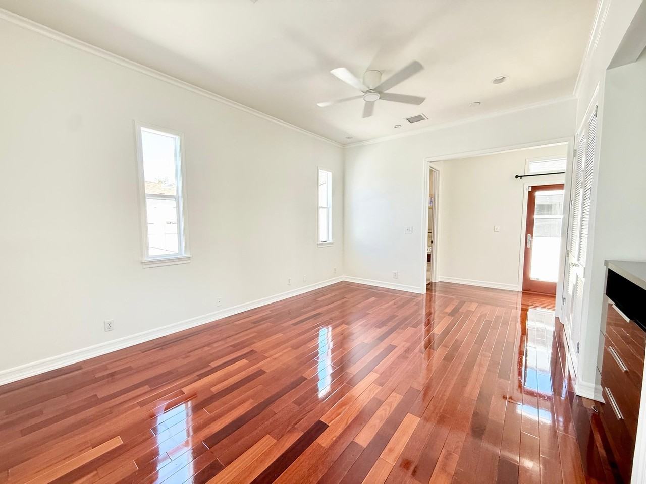 5639 Natick Ave - Photo 6 of 20